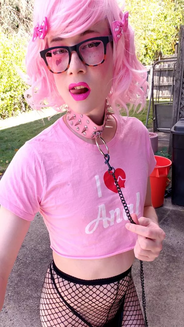 I want someone to walk me around in public like this and let strangers grope me posted by JesseLaCroixxx