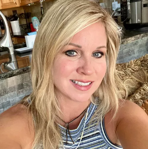 I want to cum all over my mom's pretty face by IamChunkyButThatIsOK