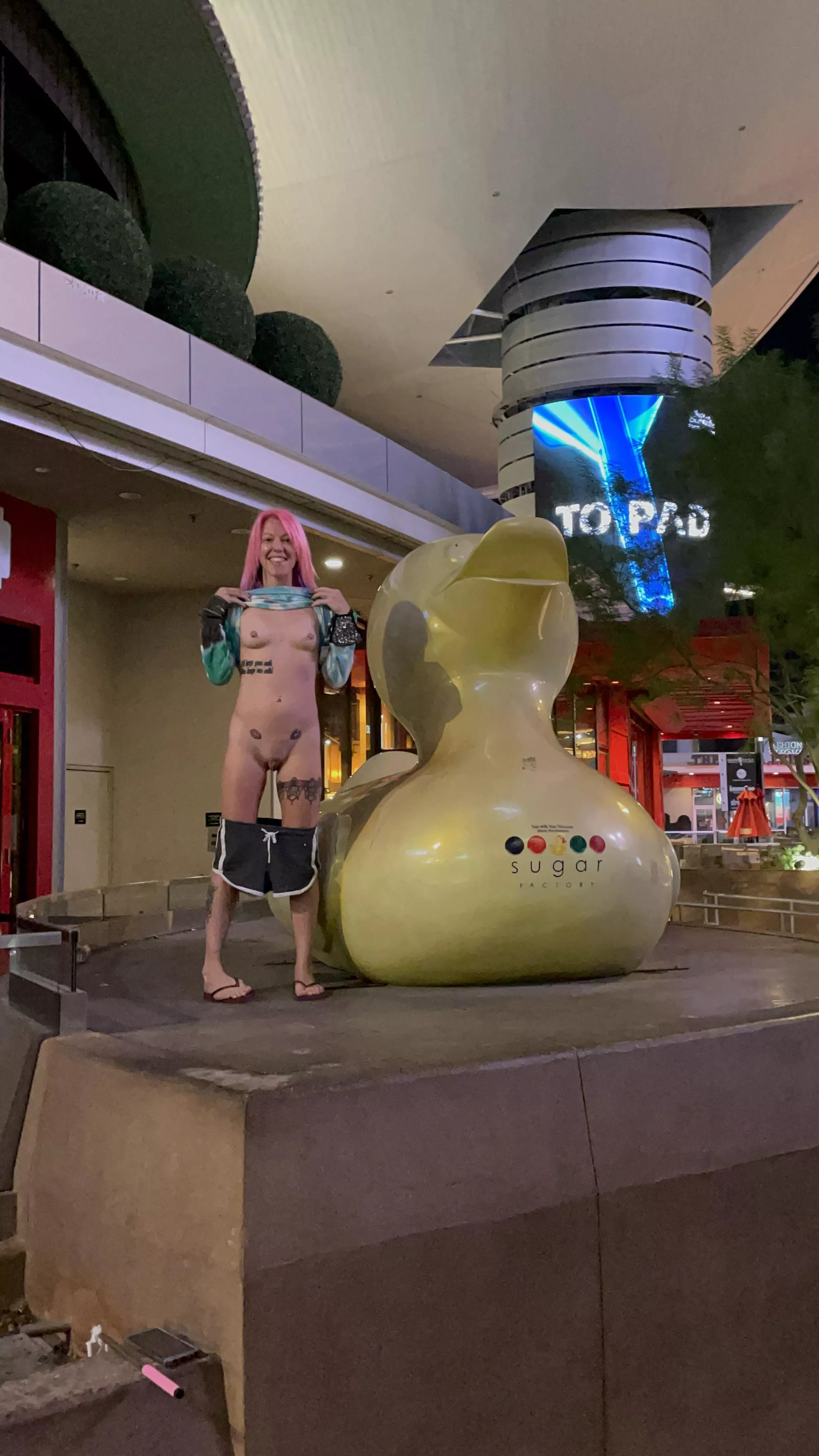 I want to find the bathtub this fits in lmao posted by lilglitterbitch