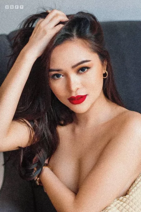 I want to fuck one lucky Redditor. Who wants to be the one? 😇 by sumuduhk