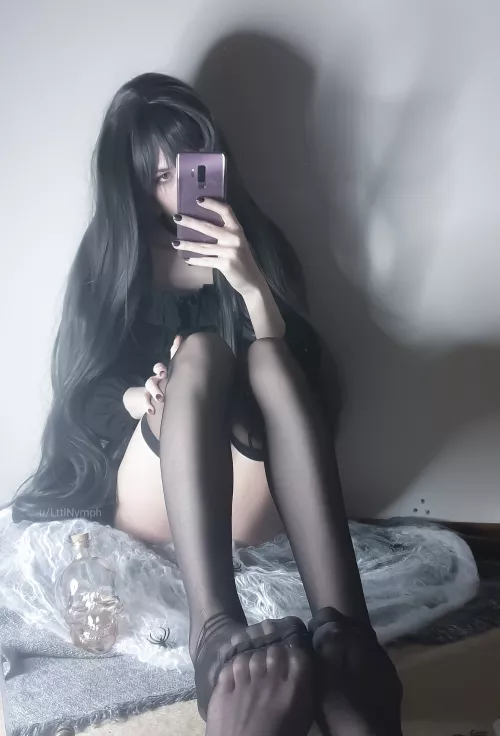 I want to walk at night by LttlNymph