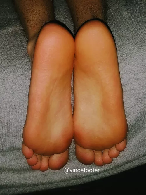 I want you to cum on my soles so you can lick it off! 💦 by VinceFooter