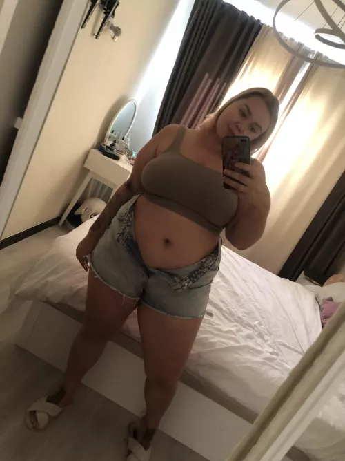 I want you to play with this tummy and huge tits