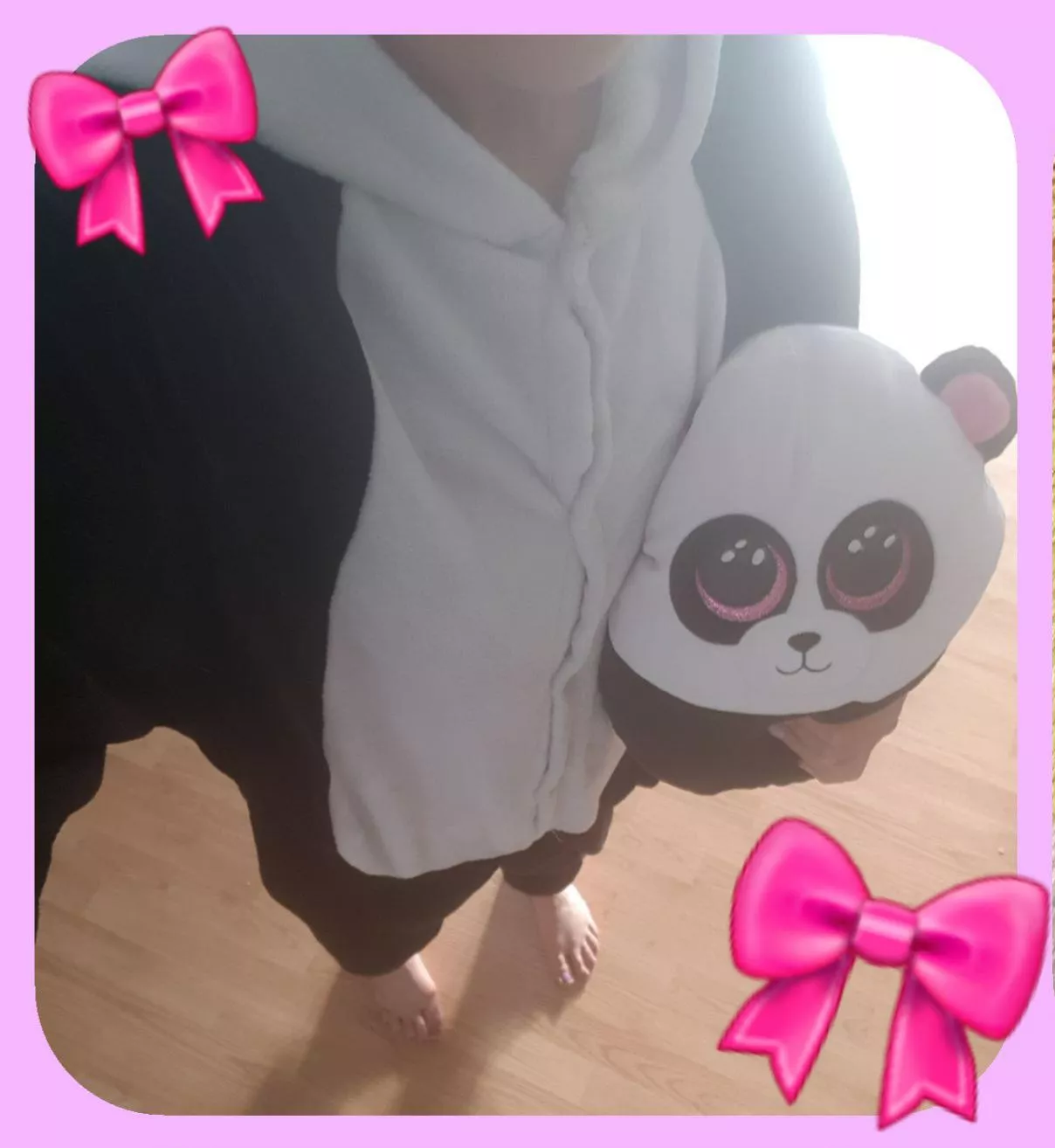 I wants uppies n cuddols... 💕 posted by PAnDaBeBi