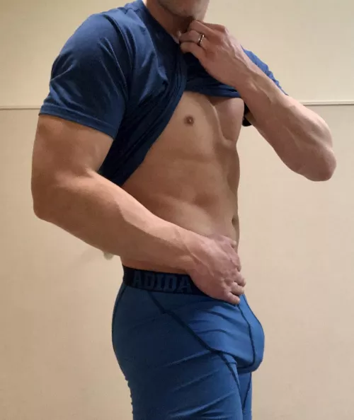 I was teased in high school about my scrawny forearms. At age 39, I have the last laugh! by daddiditagain