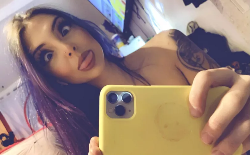 I went out of my way to find a place to be silly, *sighs* home at last 💛 by Thatonegirlshelby