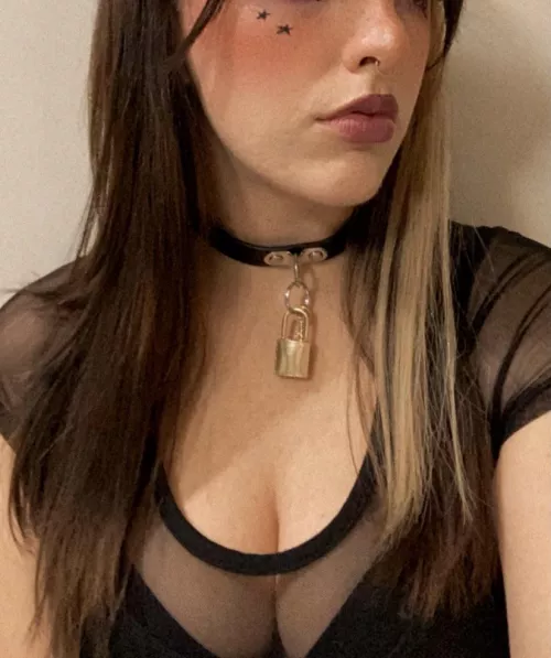 I went to bed only a few hours ago, yet find myself wide awake now 🥴 who else has trouble sleeping ~often~?? by hollinova