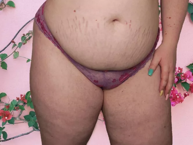 I wish I could stuff myself to the brim rn and make my stretch marks more bigger and my belly ☺️ 🤤 🐷 I’m I totally worth to be your? 🐷 by Stuffme286