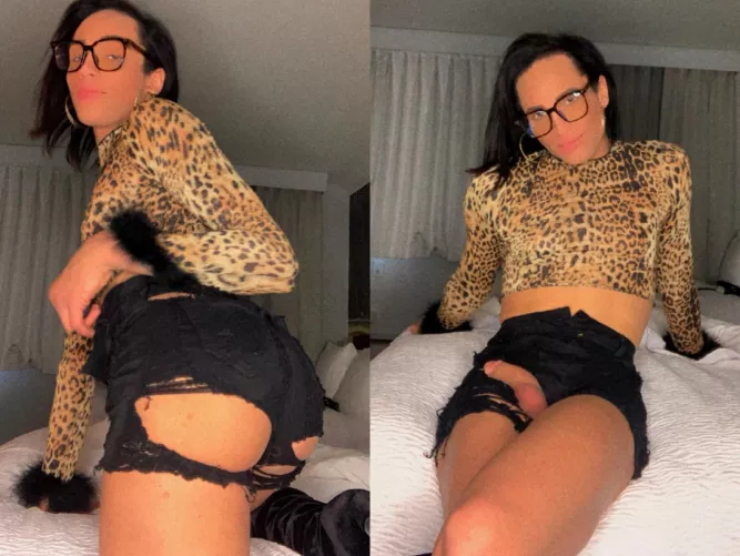 I wish i had a nice warm mouth or ass to put my big shemale cock in 🍑🍆 by kourtneykayo