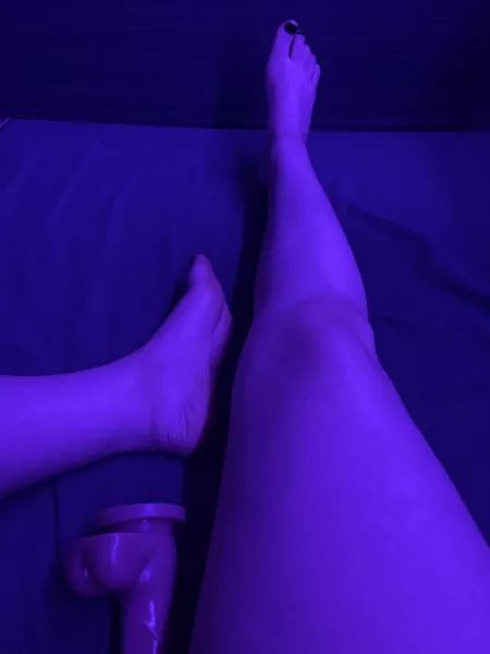 I wish I had someone here with me by xpillowxprincessx