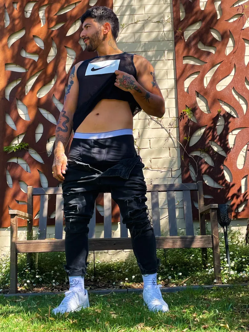 I wish I wasn’t wearing pants .. posted by santinomomo