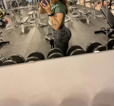 I wish more men flirted with me in the gym ☺️ by sagahansen