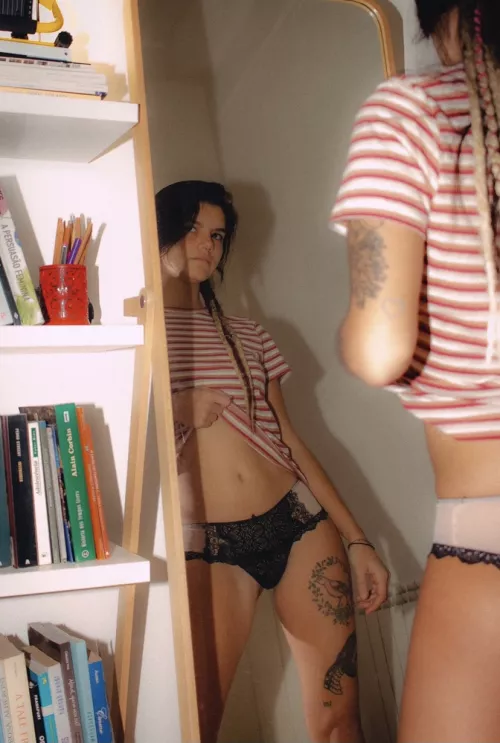 I wish my followers on tiktok could know that i have a very popular 18+ account too 😳 should i tell them? by jujuvibezzz