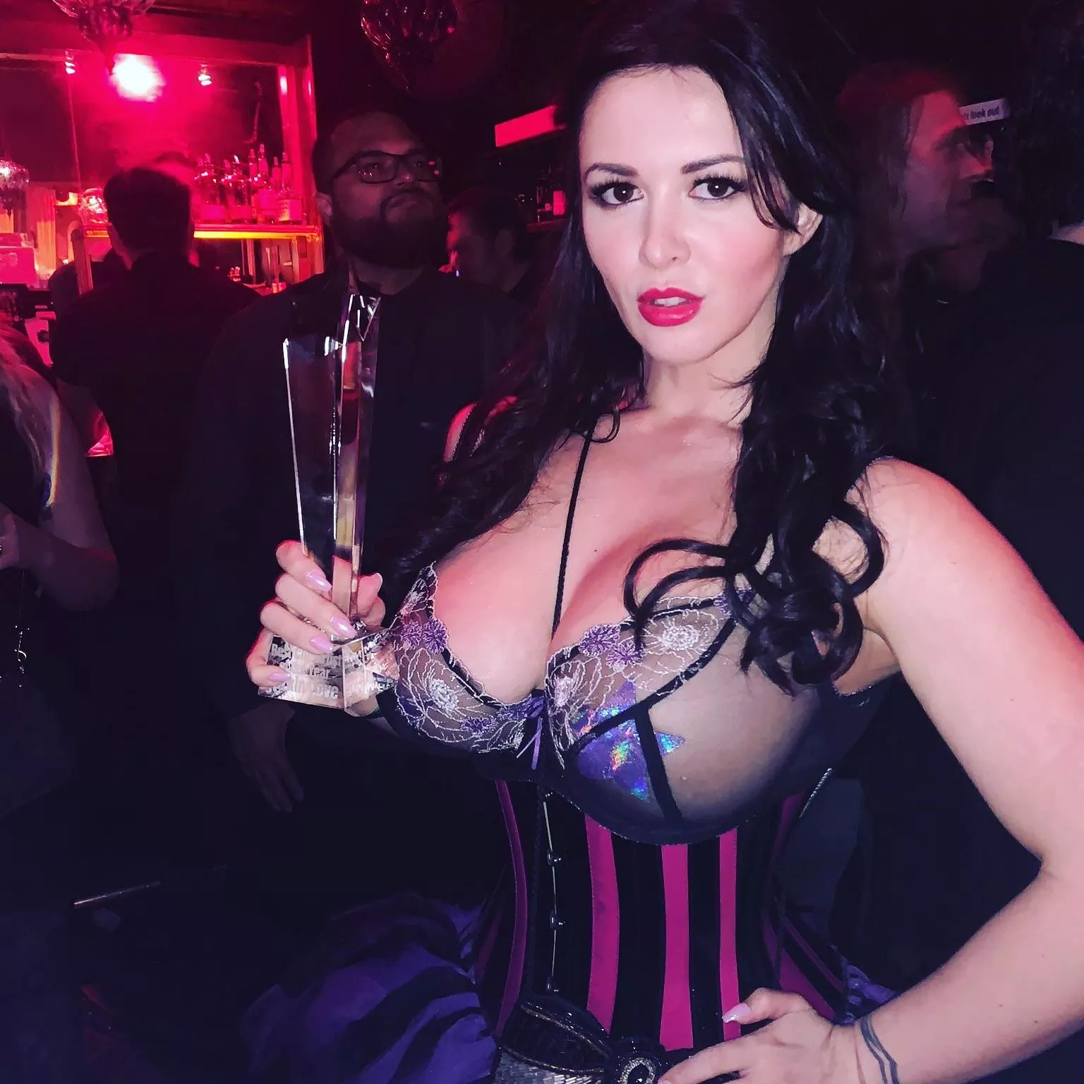 I won Best Clip Artist at the Altporn awards on Saturday. That makes 2 years in a row! Thank you, everyone who voted! posted by larkinlovexxx