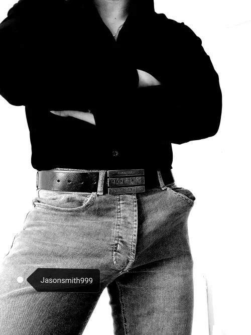 I wonder how many of you would rip off my clothes and suck me off.. by Jasonsmith999