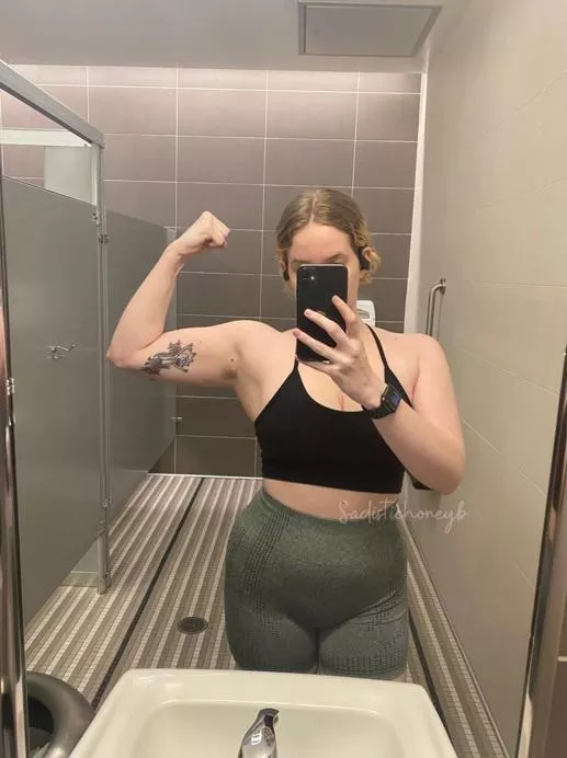 I wonder how many weak boys/girls I can pin down, leaving them so helpless underneath Me 🤤 posted by Sadistichoneyb