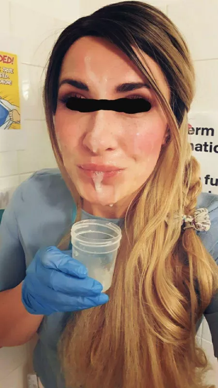 I wonder how you taste like by Nymph0_Isabella