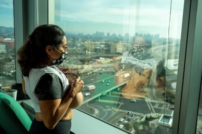 I wonder if anyone down there happen to look up? (OC) by perridotspalmtree