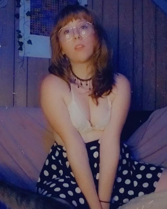 I wonder if anyone is fantasizing about me right now... posted by iris_blossom