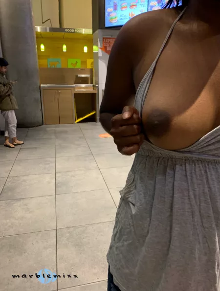 i wonder if she seen (OC) by marblemixx_