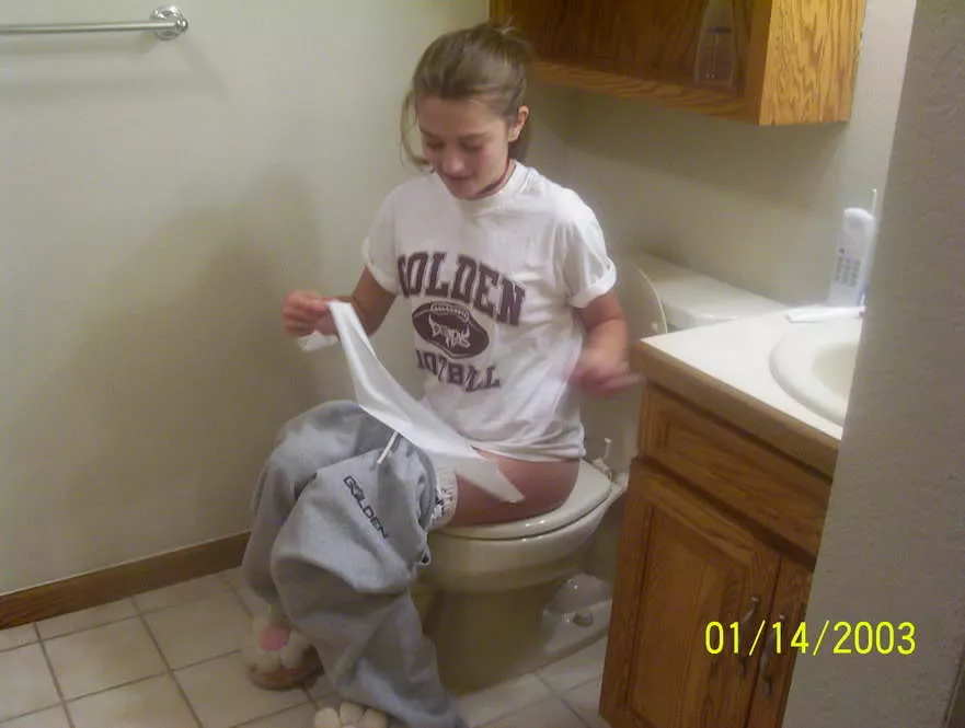 I wonder what her favorite sports team is... posted by CatpainTpyos