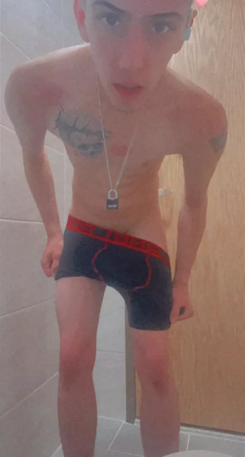 I wonder what’s underneath… by JonnieTimothy545