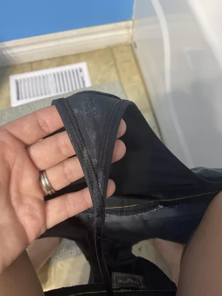 I wore my new Lovense vibrator to the grocery store and it made my pregnant pussy extra juicy! by IamLeelou