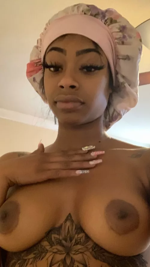 I woudln't midn at all if she came to bed with her bonnet on.... by impetuousnebulous