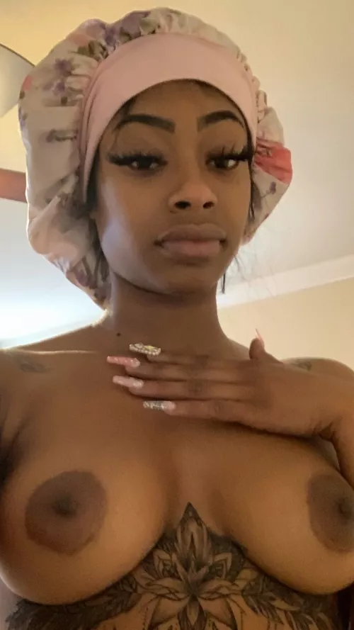 I woudln't midn at all if she came to bed with her bonnet on.... by futuristicpleasure