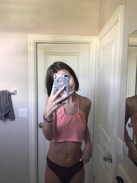 I would fuck everyone who likes my small body by feedmegrapes1