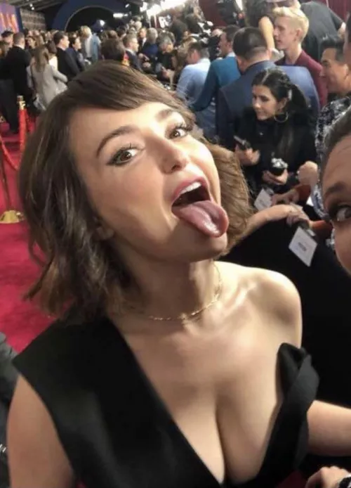 I would give anything for Milana Vayntrub 🥵 by Old_Calendar2545