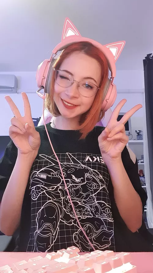 i would let you sleep in my minecraft bed by LizyOdoriko