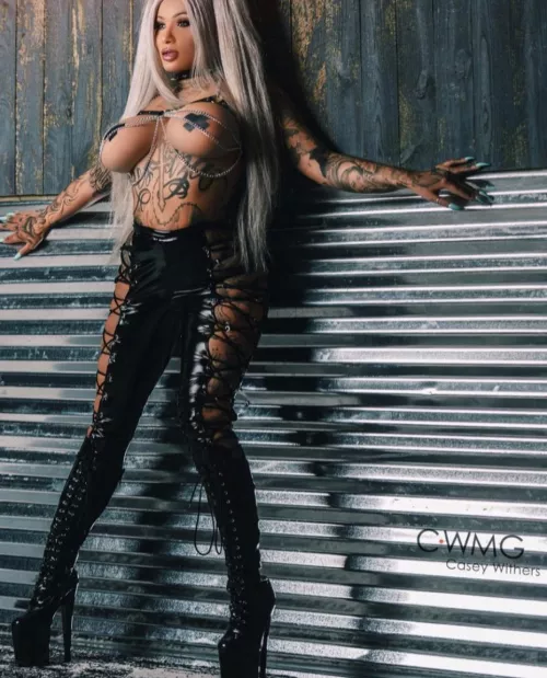 I wouldn't chasr you cause i'm the catch by raquelreynolds