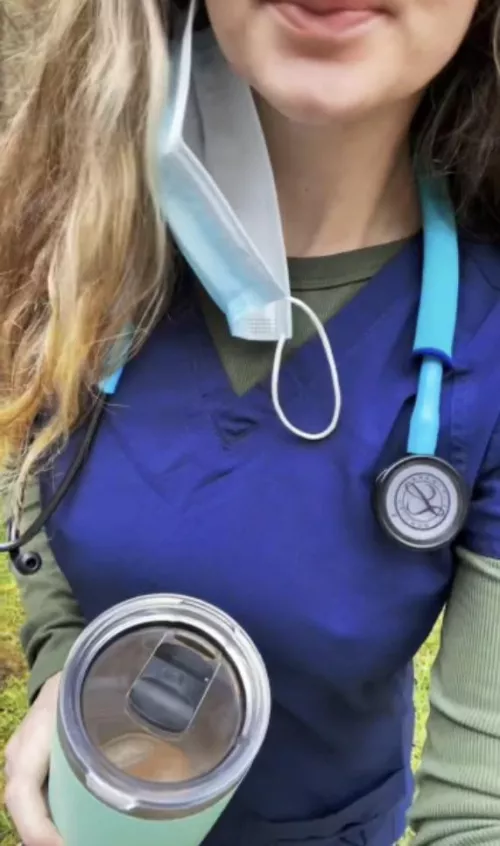 Iced coffee, no bra November, and cold weather… what’s not to love? 👩🏼‍⚕️🍆💦 by quinnharper22