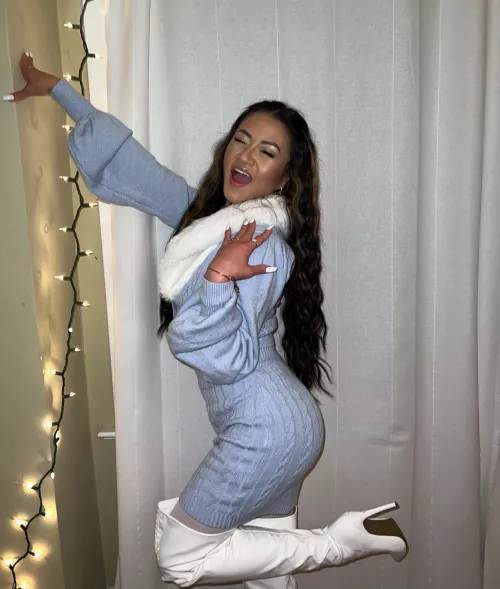 Icy white boots by Babygirl_Ling