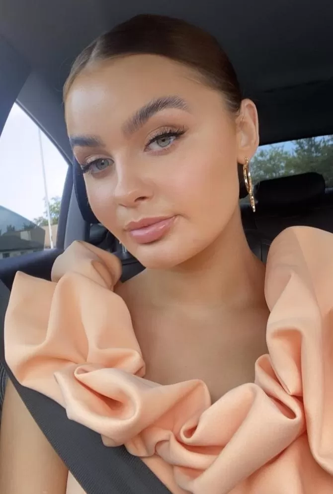 I’d be tempted to post more if you find me hot. What do you think about me posted by throwawaygirl--