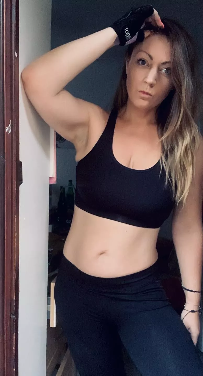 I’d give you a night you’d never forget … posted by mysteriousmia86