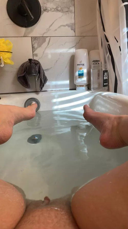 I'd love for someone to bathe me right now...it would make me feel so spoiled by honeybunwifey