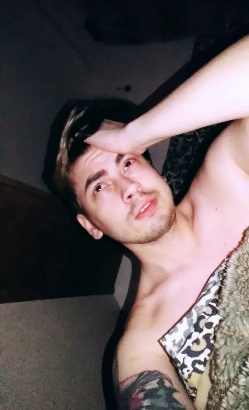 I'd love to be couch-play smashing with a cutie right about now ✨ by rodoxide