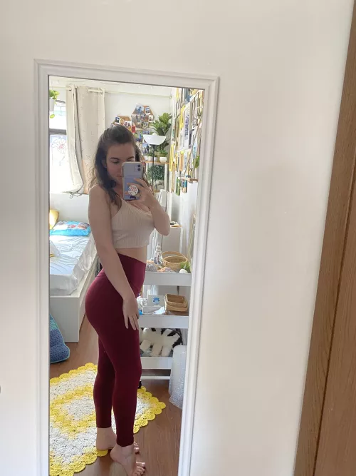 i’d love to show you the ass i’m hiding😏 by alyssafranco227