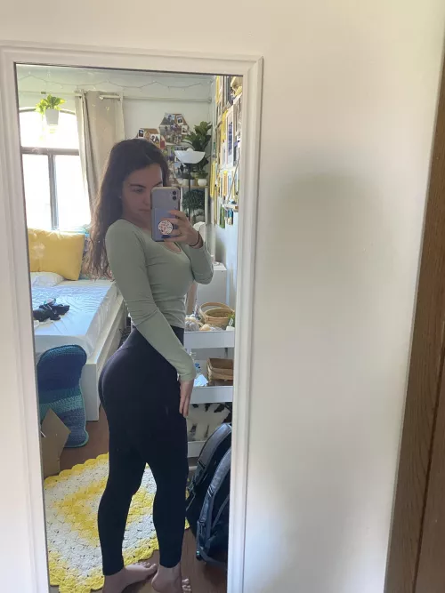 id love to show you what i’m hiding under these leggings😉 by alyssafranco227