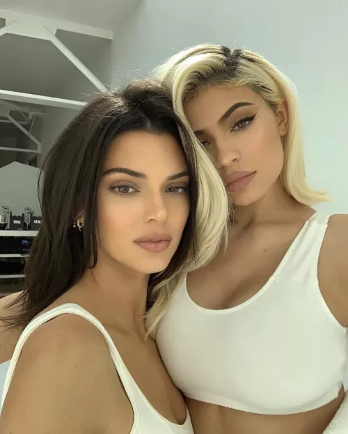 I'd love to worship goddess Kendall and Kylie Jenner by ek_59