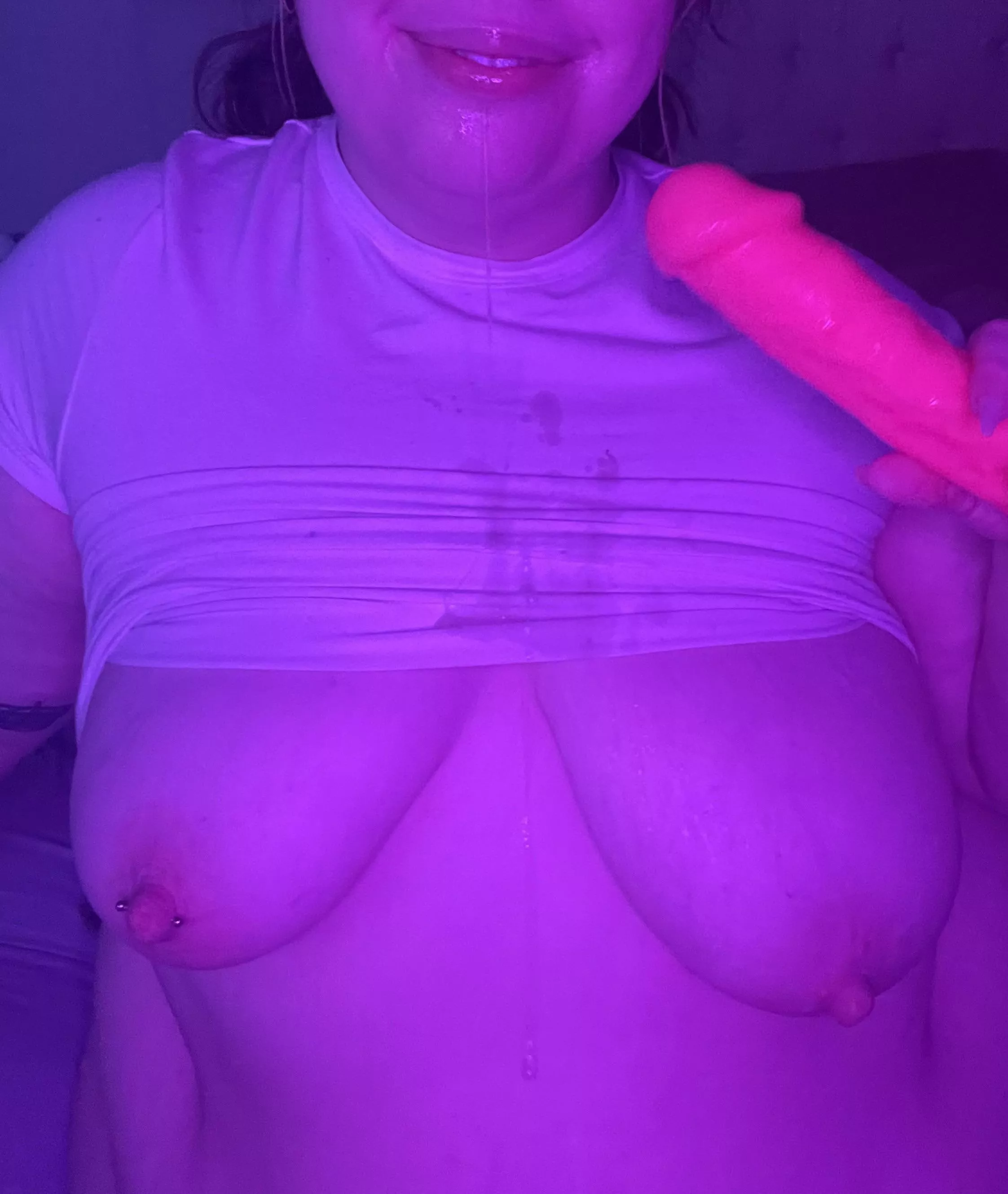 I’d much rather have your cock posted by rooftop-glows