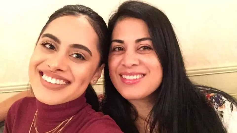 Idalis and Marisol 🇲🇽. 6 Mexican holes to choose from. Who do you want? posted by Gasdrawls96