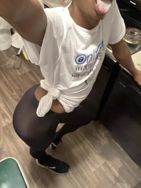 Idk how to caption this .. 😭😭 but i hope my ass fat enough ☺️ by MrBAM972