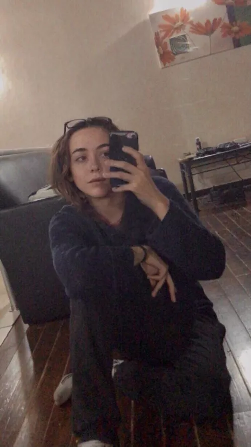 Idk mirror selfie i guess, do you think im cute?? by felizzia22