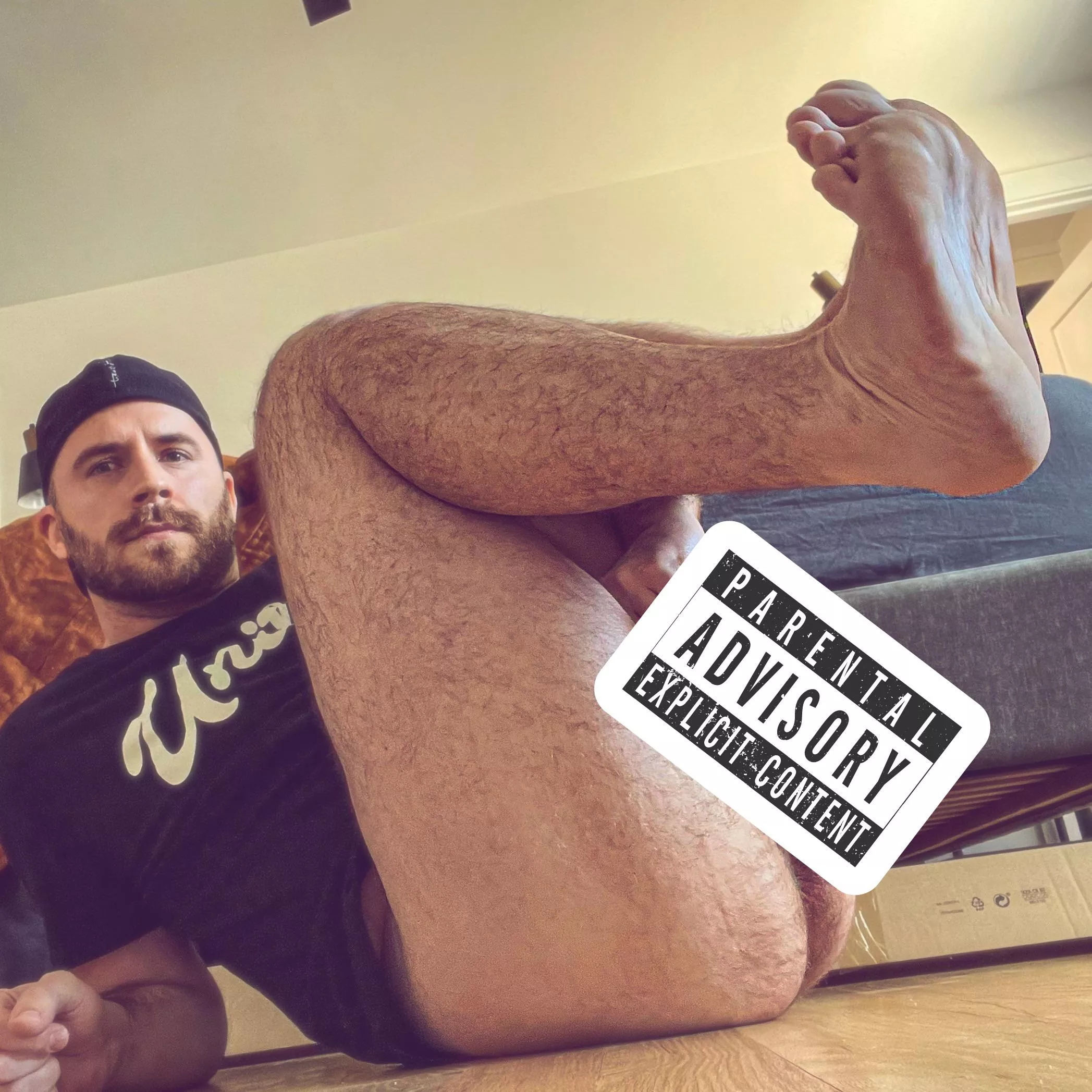 If anyone is ever gonna fuck me, it’s going to be after tonguing my hole until it’s sloppy wet and then hard and raw while they suck on my feet. 😈 posted by zach_on_top