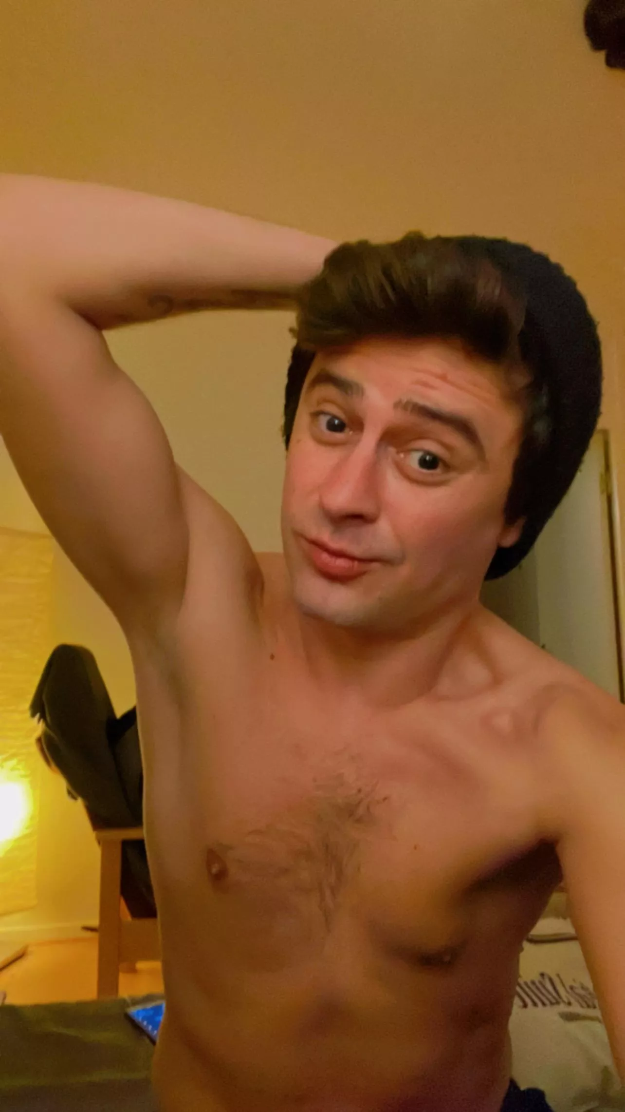 If anyone is missing a shirtless nerd with a beanie on the head, I know one! 🙆🏻‍♂️👻 posted by anAlchemisTryst