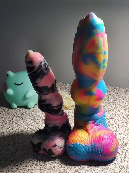 If anyone's wondering the difference between a midium and a large Diego, here ya go 🤣 by goofygibble