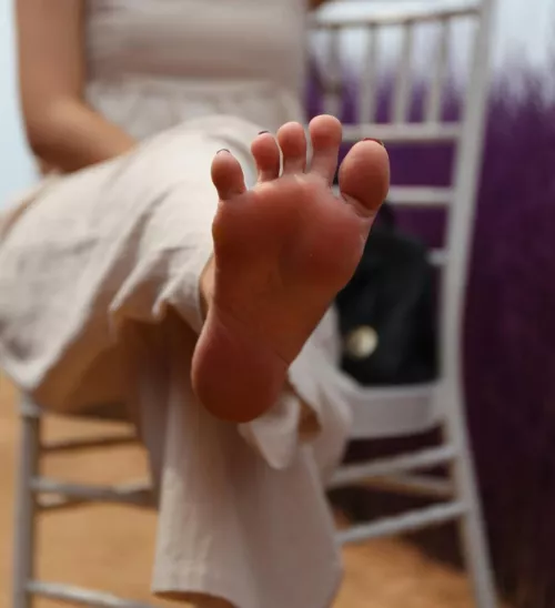 If even 4 guys likes my feet/soles will be happy by yourthaihotwife_